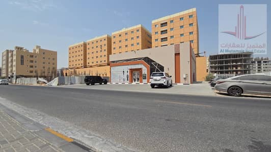 Showroom in vendita a Al Jurf, Ajman - WhatsApp Image 2026-10-07 at 11.40. 49 AM. jpeg Showroom in vendita a Al Jurf, Ajman - WhatsApp Image 2026-10-07 at 11.40. 49 AM. jpeg