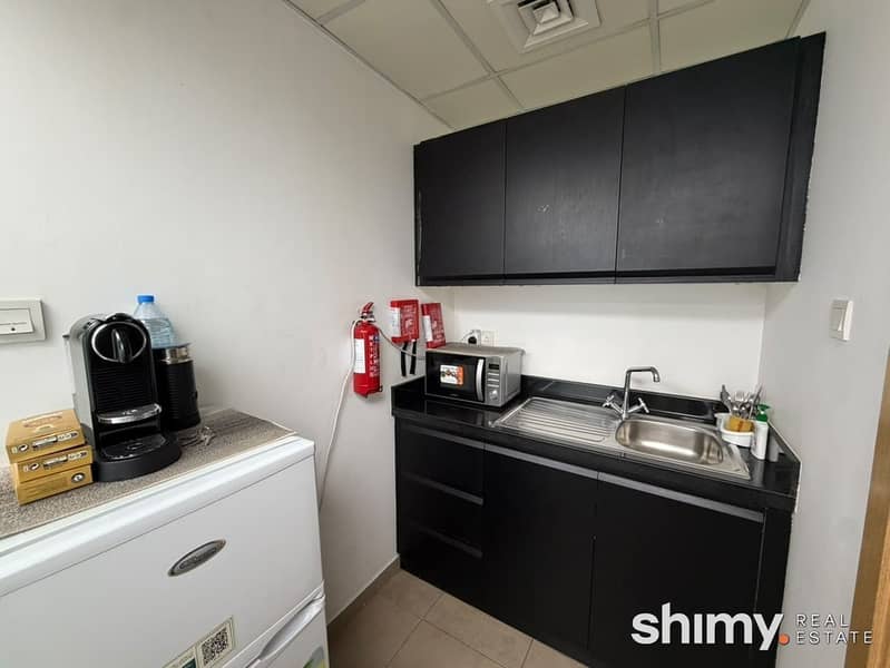 10 JBC905-11-pantry. jpg