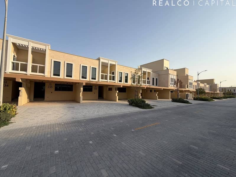 Casa adosada en DAMAC Lagoons,Malta, 4 dormitorios, 150000 AED - 16768008 Casa adosada en DAMAC Lagoons,Malta, 4 dormitorios, 150000 AED - 16768008