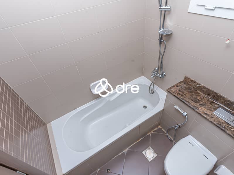 35 DRE07152. JPG