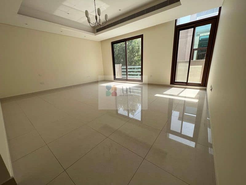 8 VILLA8 2.0. jpg