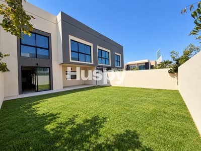 3 Bedroom Townhouse for Sale in Yas Island, Abu Dhabi - Brand New | Maid's Room | Large Garden
