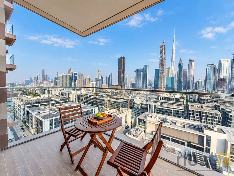 11 Luxury Balcony Overlooking Dubai Skyline. png