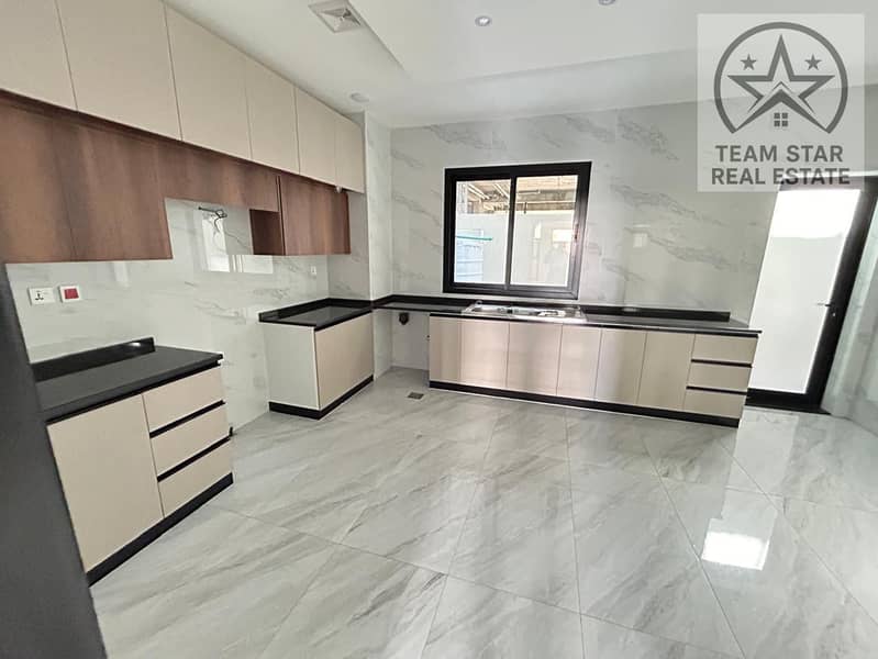 7 5e71078f-5082-4082-97ac-14a41a14e99a. jpg
