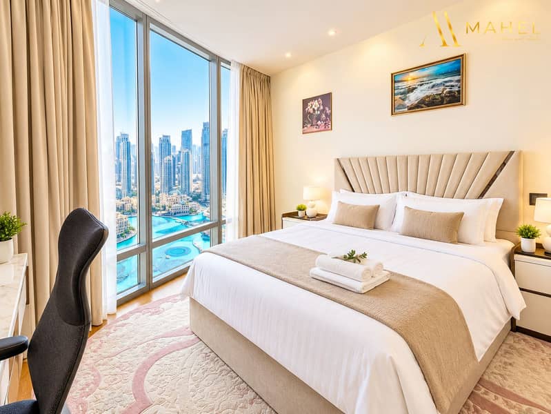 3 Luxurious Bedroom with Panoramic City View. png