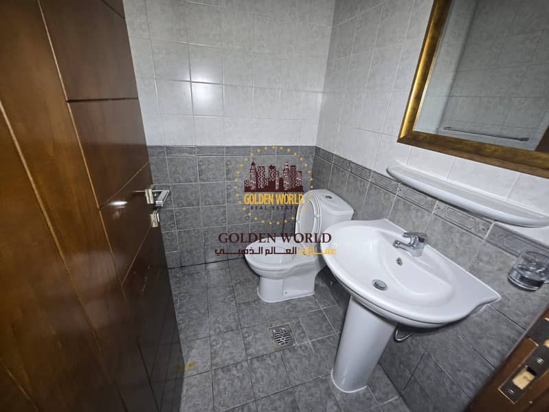5 8fba1e3b-33dd-47ad-93a2-0d8812da1b05. jpg