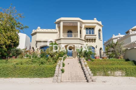 4 Bedroom Villa for Sale in Palm Jumeirah, Dubai - Renovation Opportunity | High Number | Vacant Dec