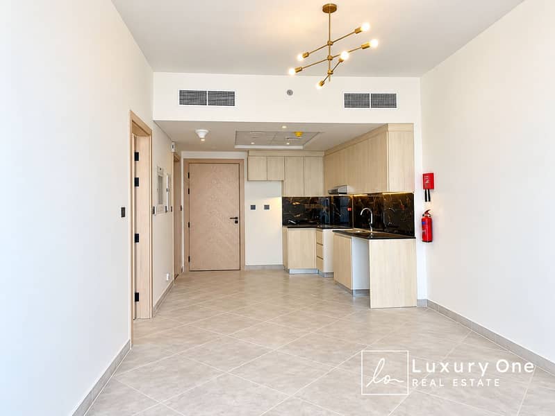 2 Modern Minimalist Apartment Interior (2). png
