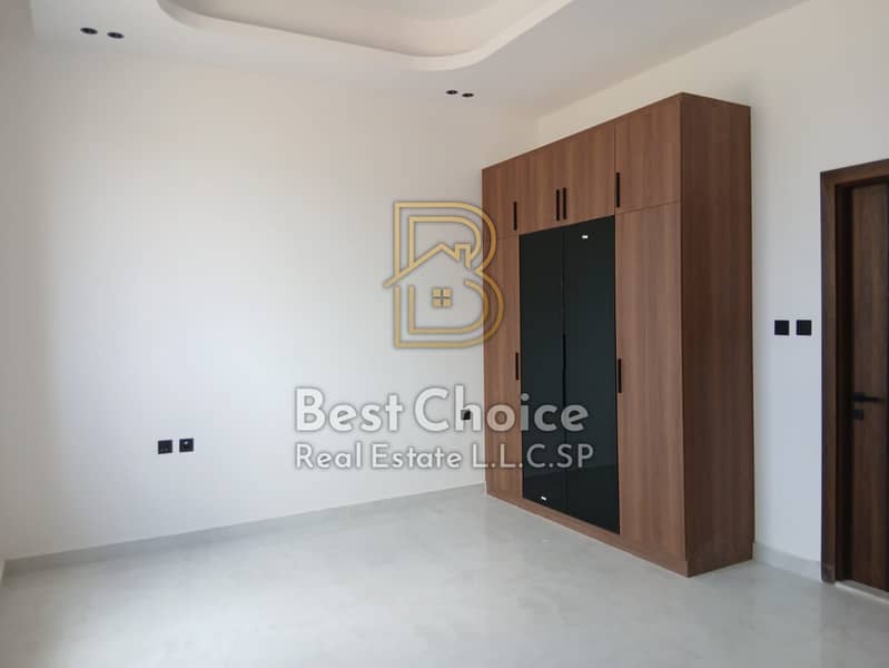 7 6de092ce-d1ef-4adf-abc2-e42e4ef20ab0. jpg
