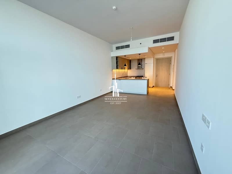 Unfurnished 1BHK | Nice View | Open Kitchen Unfurnished 1BHK | Nice View | Open Kitchen