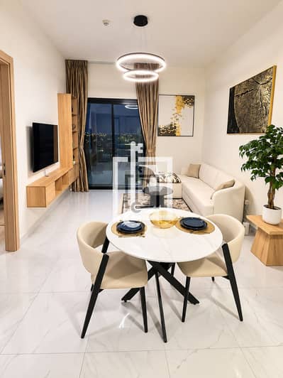 شقة 1 غرفة نوم للبيع في جبل علي، دبي - Modern Marble-Tone Apartment Interior. png