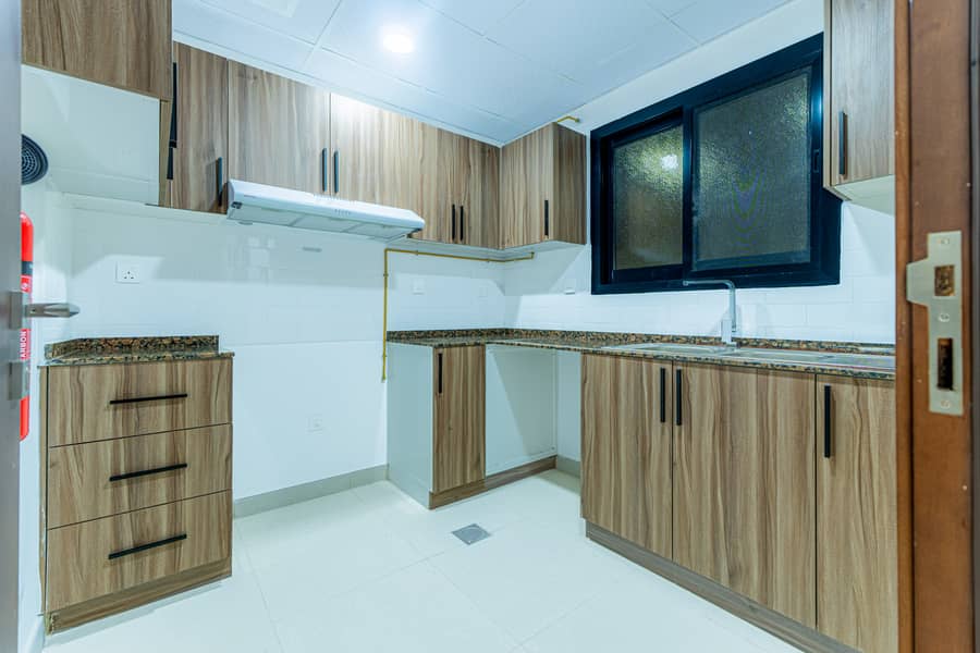 8 KITCHEN. jpg