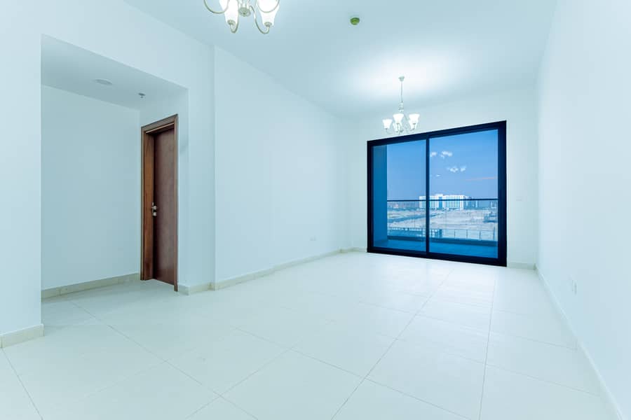 10 LIVINGROOM. jpg