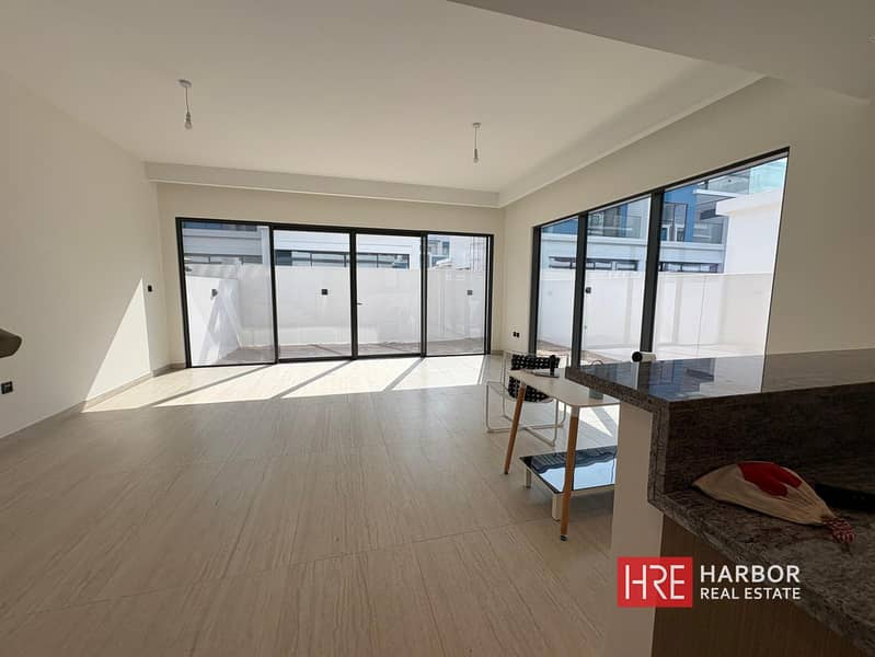 Reihenhaus in DAMAC Lagoons,Santorini, 5 schlafzimmer, 230000 AED - 16773090 Reihenhaus in DAMAC Lagoons,Santorini, 5 schlafzimmer, 230000 AED - 16773090