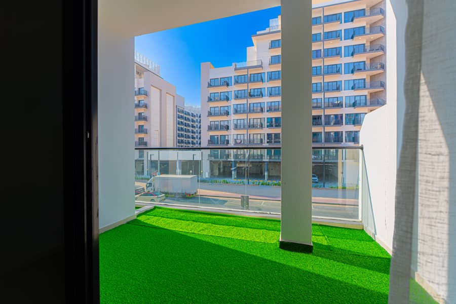 16 bedroom balcon 1. jpg