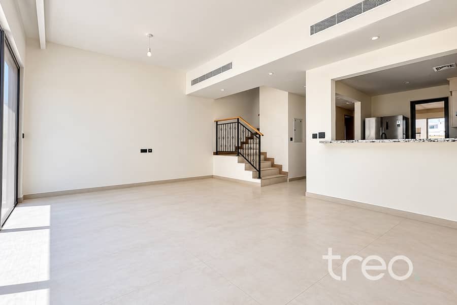 7 Lounge 1. jpg