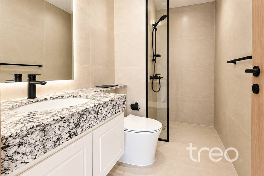 15 Bath 3 . jpg