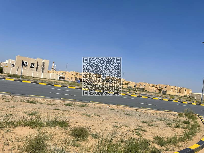 12 46bffd6c-0085-4228-98eb-a427925083f0_watermarked. jpg