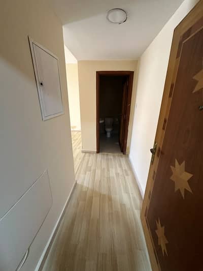 1 habitación Apartamento para en Alquiler en Al Jurf, Ajman - WhatsApp Image 2026-10-07 at 16.44. 10 (1). jpeg 1 habitación Apartamento para en Alquiler en Al Jurf, Ajman - WhatsApp Image 2026-10-07 at 16.44. 10 (1). jpeg