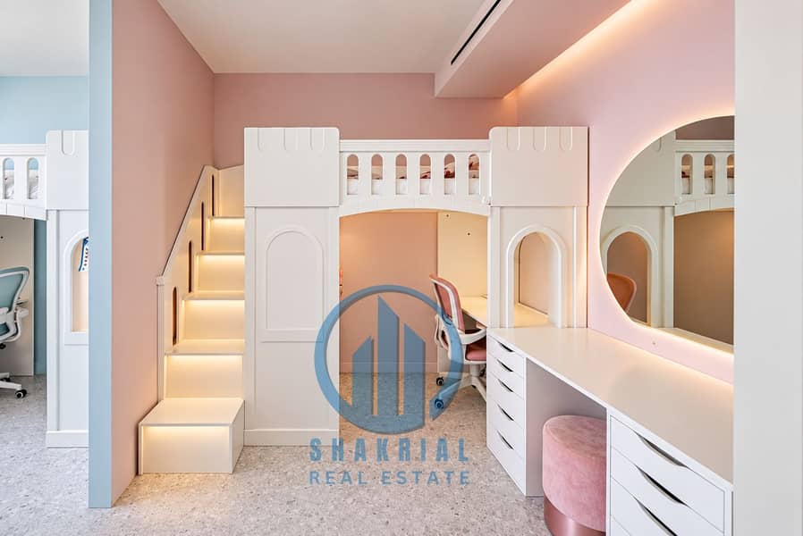 18 Pastel Castle Loft Study Nook. png