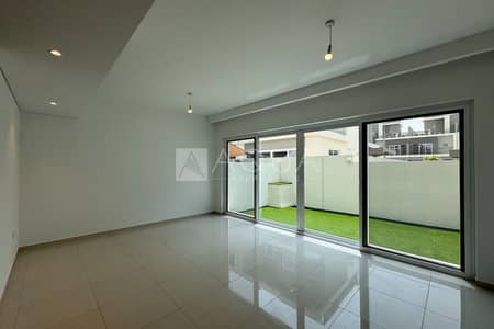 3 Slaapkamers Townhouse te Huur in DAMAC Hills 2 (Akoya by DAMAC), Dubai - Rijwoning in DAMAC Hills 2 (Akoya by DAMAC),Victoria, 3 slaapkamers, 110000 AED - 16774519 3 Slaapkamers Townhouse te Huur in DAMAC Hills 2 (Akoya by DAMAC), Dubai - Rijwoning in DAMAC Hills 2 (Akoya by DAMAC),Victoria, 3 slaapkamers, 110000 AED - 16774519