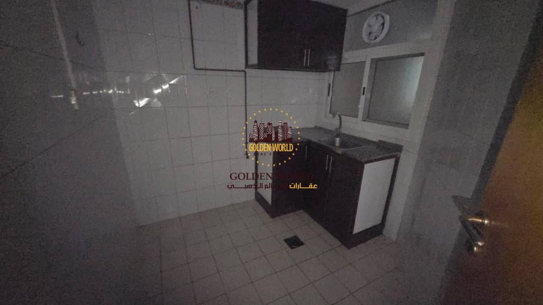 4 81c6a9b6-a2a5-41e4-97ec-7c94c0e50e45. jpg