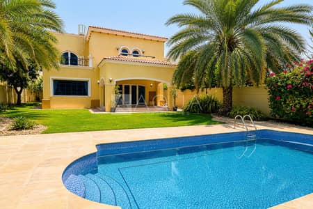 4 Schlafzimmer Villa zum Miete in Jumeirah Park, Dubai - Villa in Jumeirah Park,District 4, 4 schlafzimmer, 430000 AED - 16774704 4 Schlafzimmer Villa zum Miete in Jumeirah Park, Dubai - Villa in Jumeirah Park,District 4, 4 schlafzimmer, 430000 AED - 16774704
