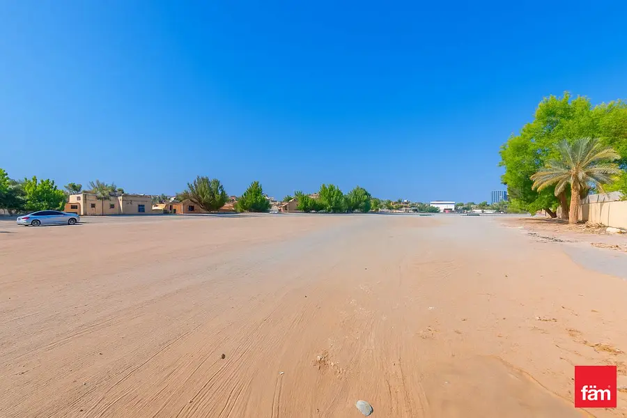 Freehold | On Single Row | 22,000 Sq Ft Bua