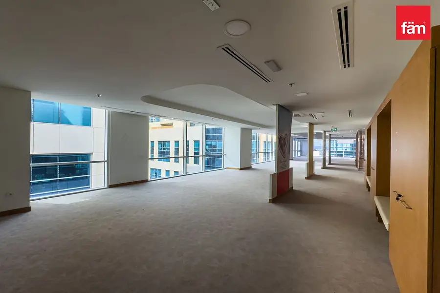 Vacant Office | Prime Location | Spacious