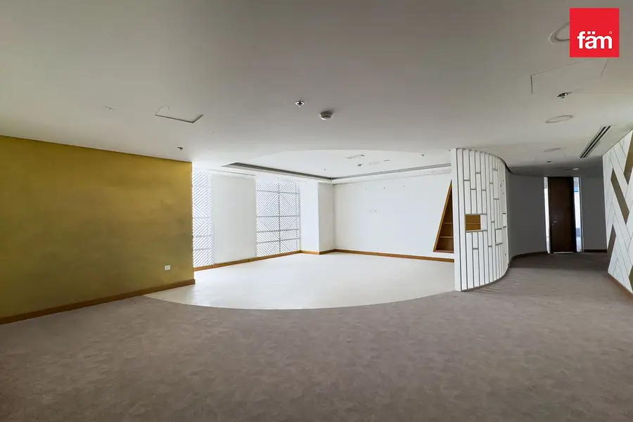 Vacant Office | Prime Location | Spacious