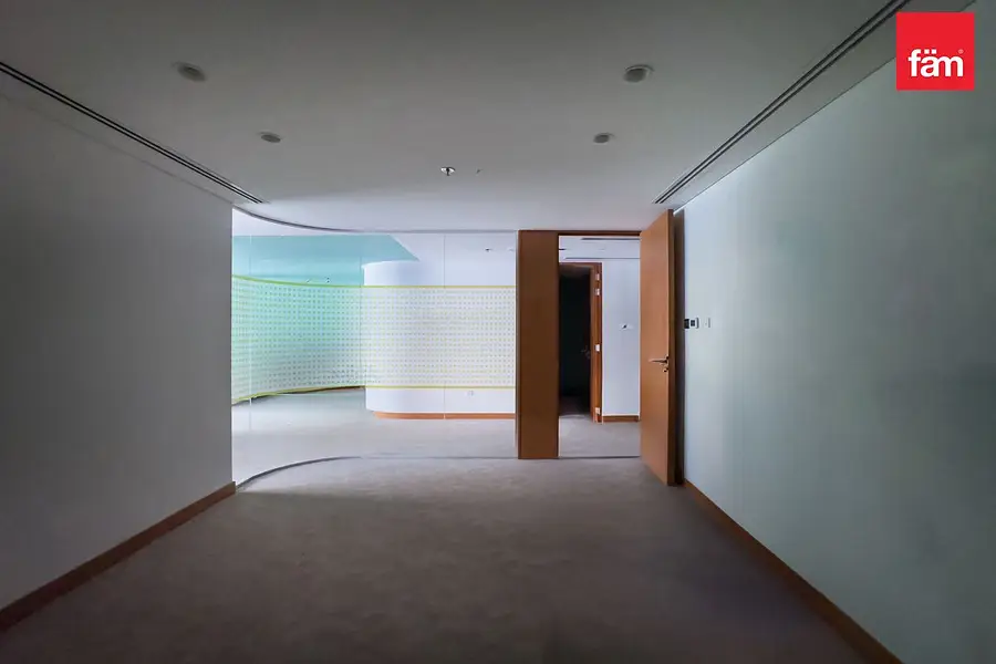 Vacant Office | Prime Location | Spacious