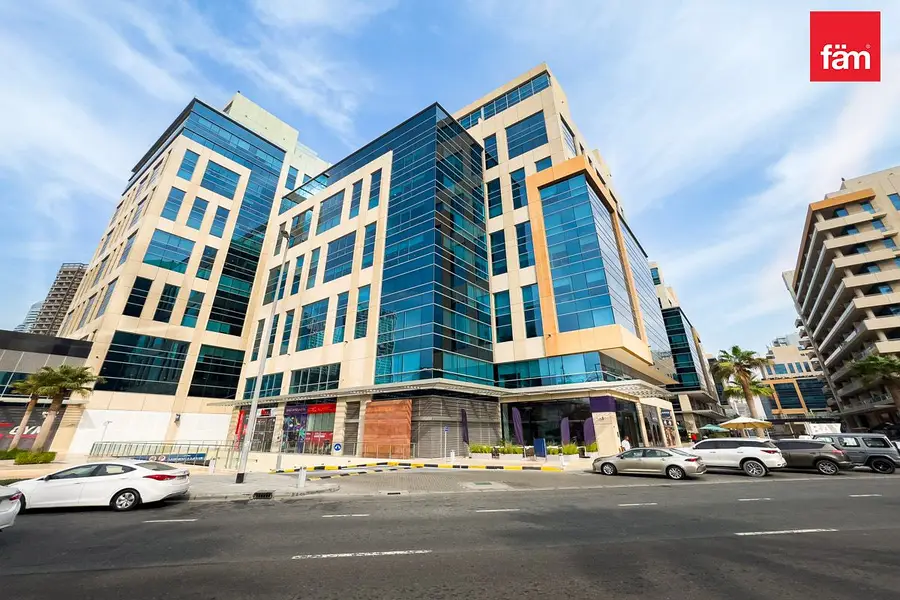 Vacant Office | Prime Location | Spacious