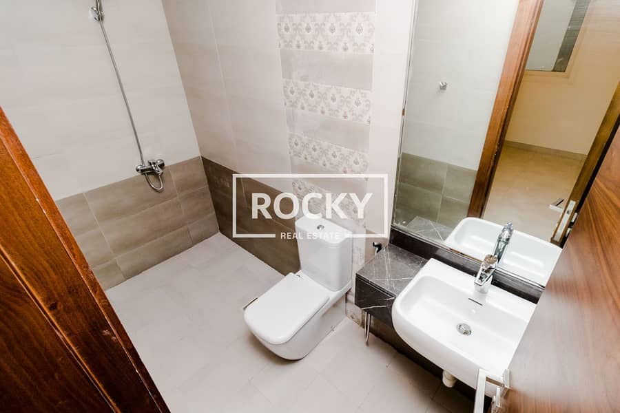 17 Rocky Real Estate - Al warqa 1 - Sami Al Reyami Building - Apartment (11 of 17). JPG