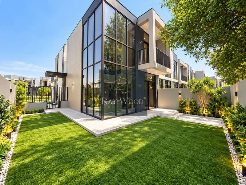 5 Modern Townhouse Courtyard Retreat. png