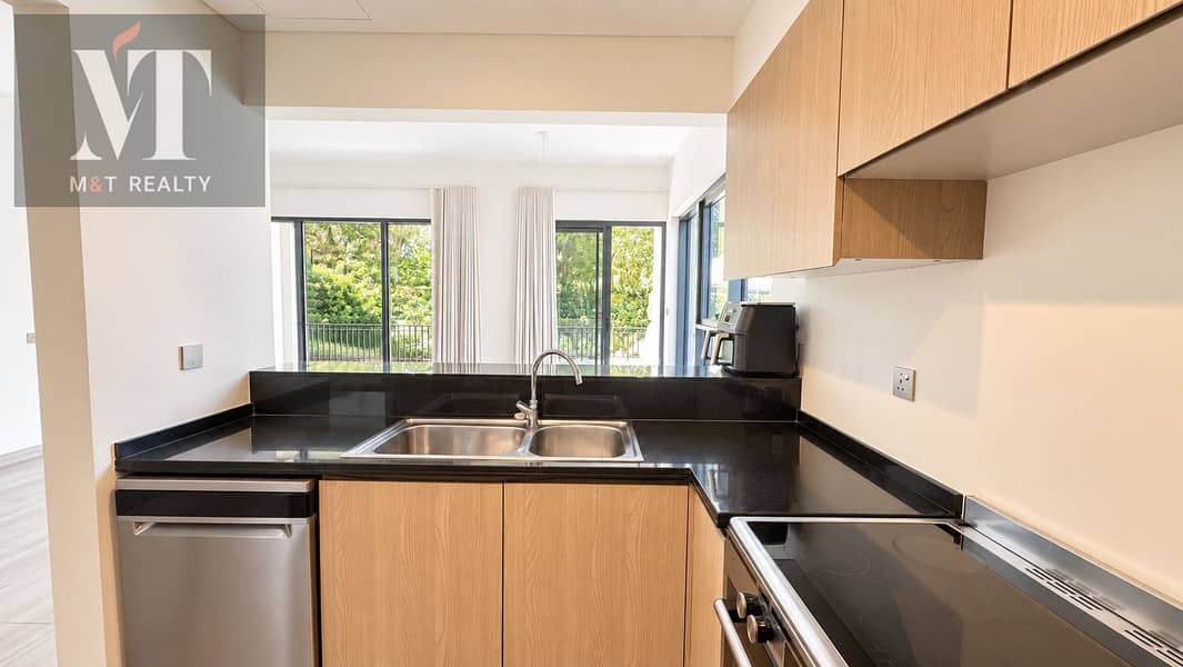 11 Bright, pristine home with garden views-9. png