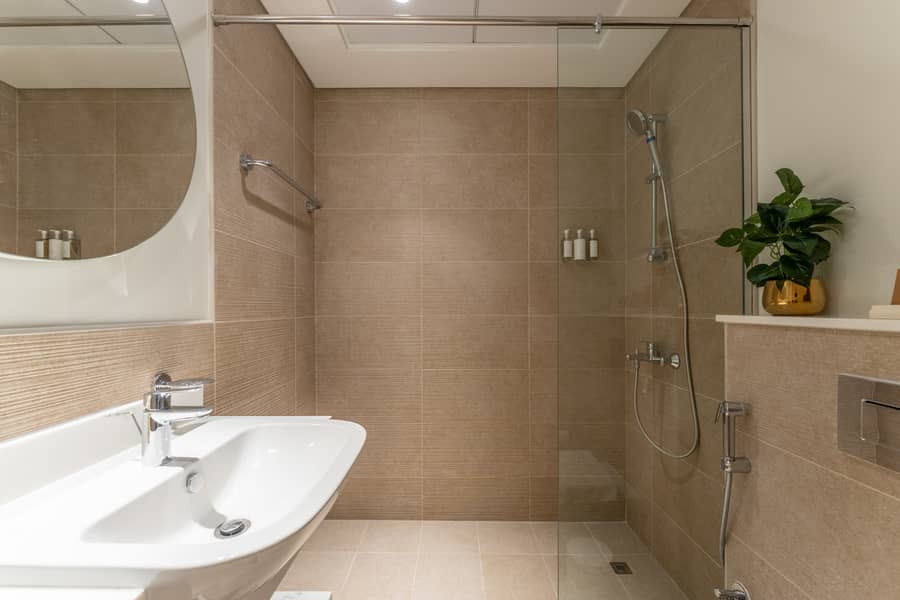 15 AB700818. jpg