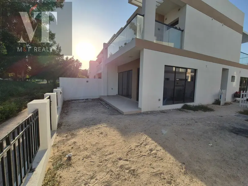 Huge Corner Plot|Single Row on Park|Vacant