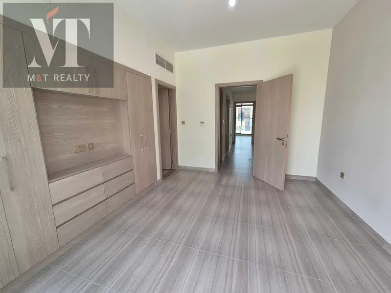 Huge Corner Plot|Single Row on Park|Vacant