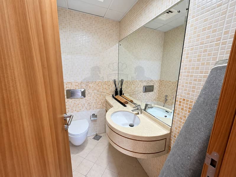 15 Modern Beige Mosaic Bathroom (1). png