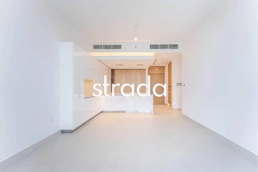 Pool View | Plus Maids | Vacant Now Pool View | Plus Maids | Vacant Now