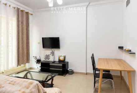 迪拜码头， 迪拜 1 卧室单位待租 - Bright Modern Living and Dining Room. jpg