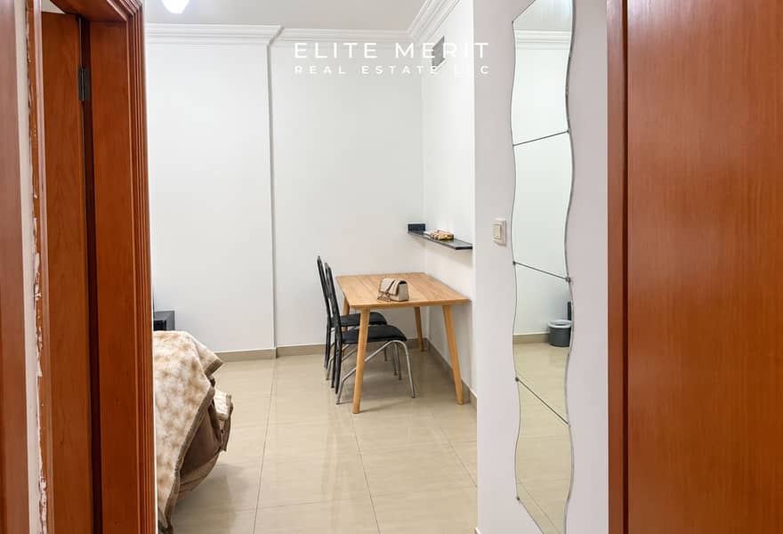 5 Modern Apartment Dining Nook. jpg