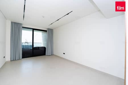 Studio for Rent in Business Bay, Dubai - Vacant | Canal View | High Floor | Private Jacuzzi
