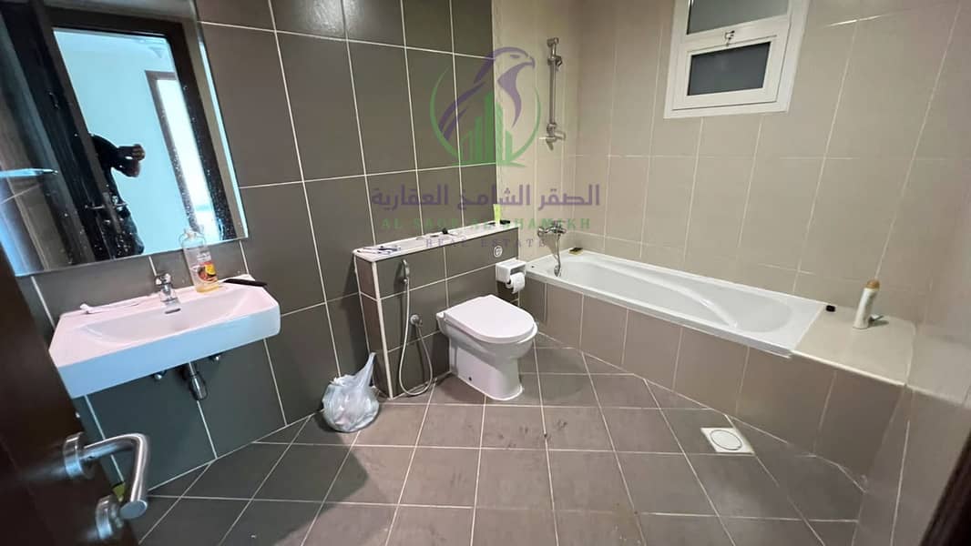 23 apartment-for-rent-4-bedroom-almmzr-alsharqh-bathroom-26. jpg