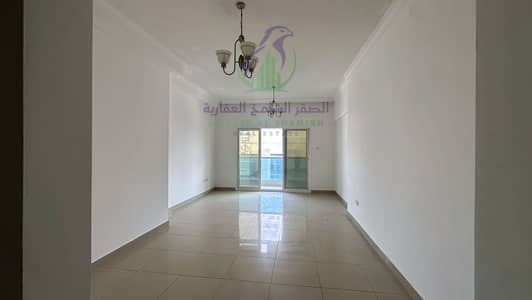 3 Camere Appartamento in affitto a Al Mamzar, Sharjah - apartment-for-rent-3-bedroom-almmzr-alsharqh-living-room-11. jpg