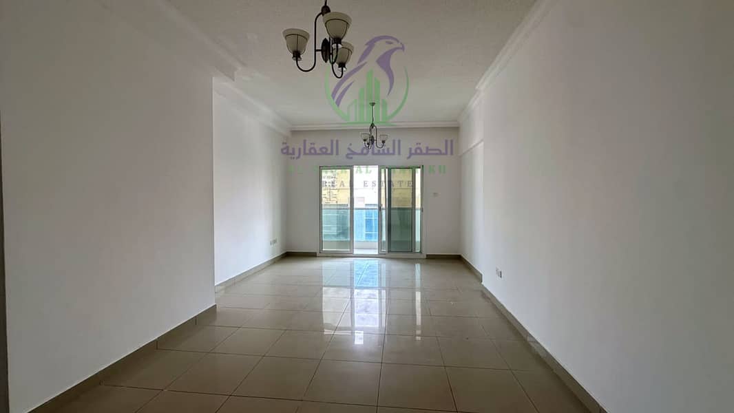 5 apartment-for-rent-3-bedroom-almmzr-alsharqh-living-room-04. jpg