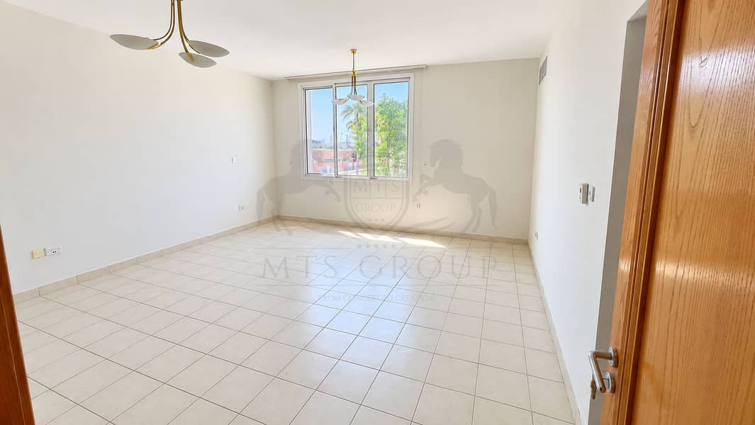 5 Bright Empty Apartment Interior. png