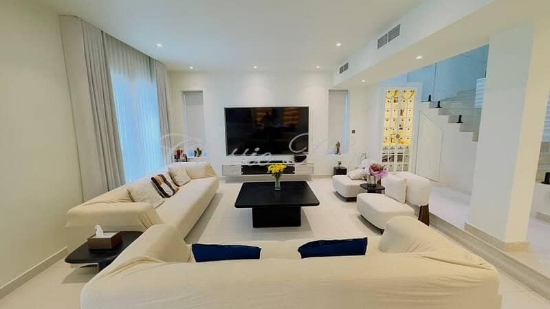 8 Living room 1. jpg