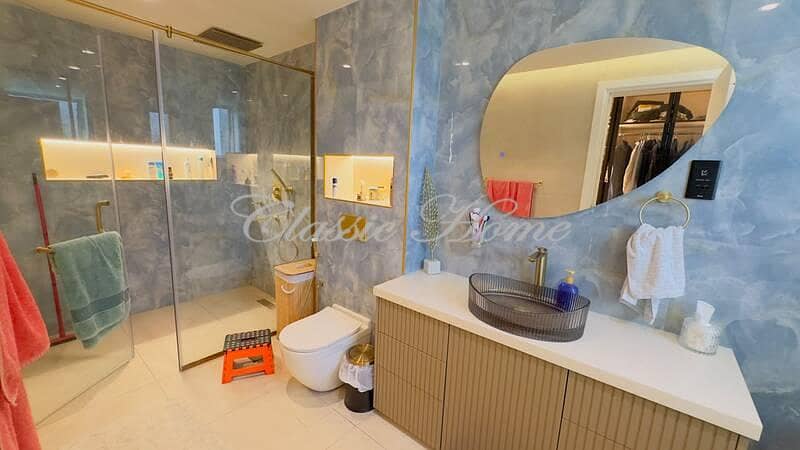 15 Bathroom 1. jpg
