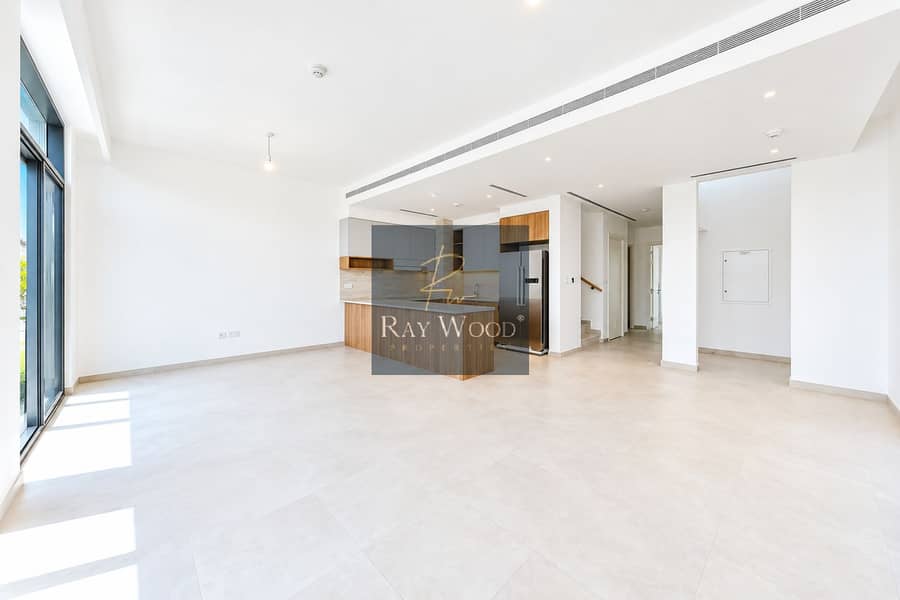 13 Sunlit Minimalist Open-Plan Interior. png